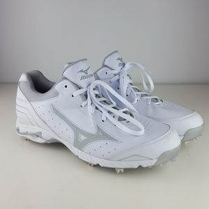 Mizuno sport cleats white size 14 like new